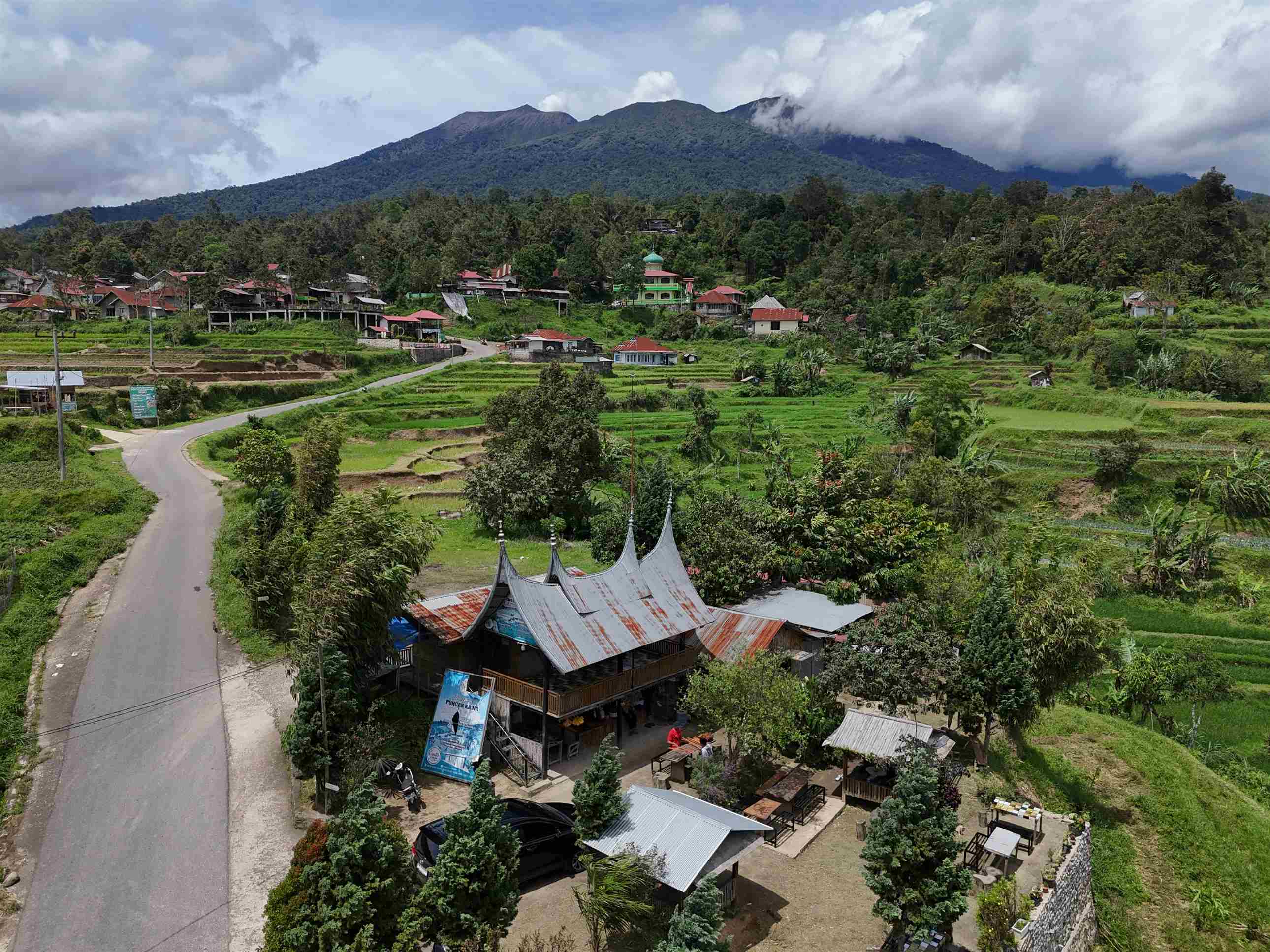 Alahan Panjang & Solok Radjo: Wisata Kebun Teh Dataran Tinggi Solok