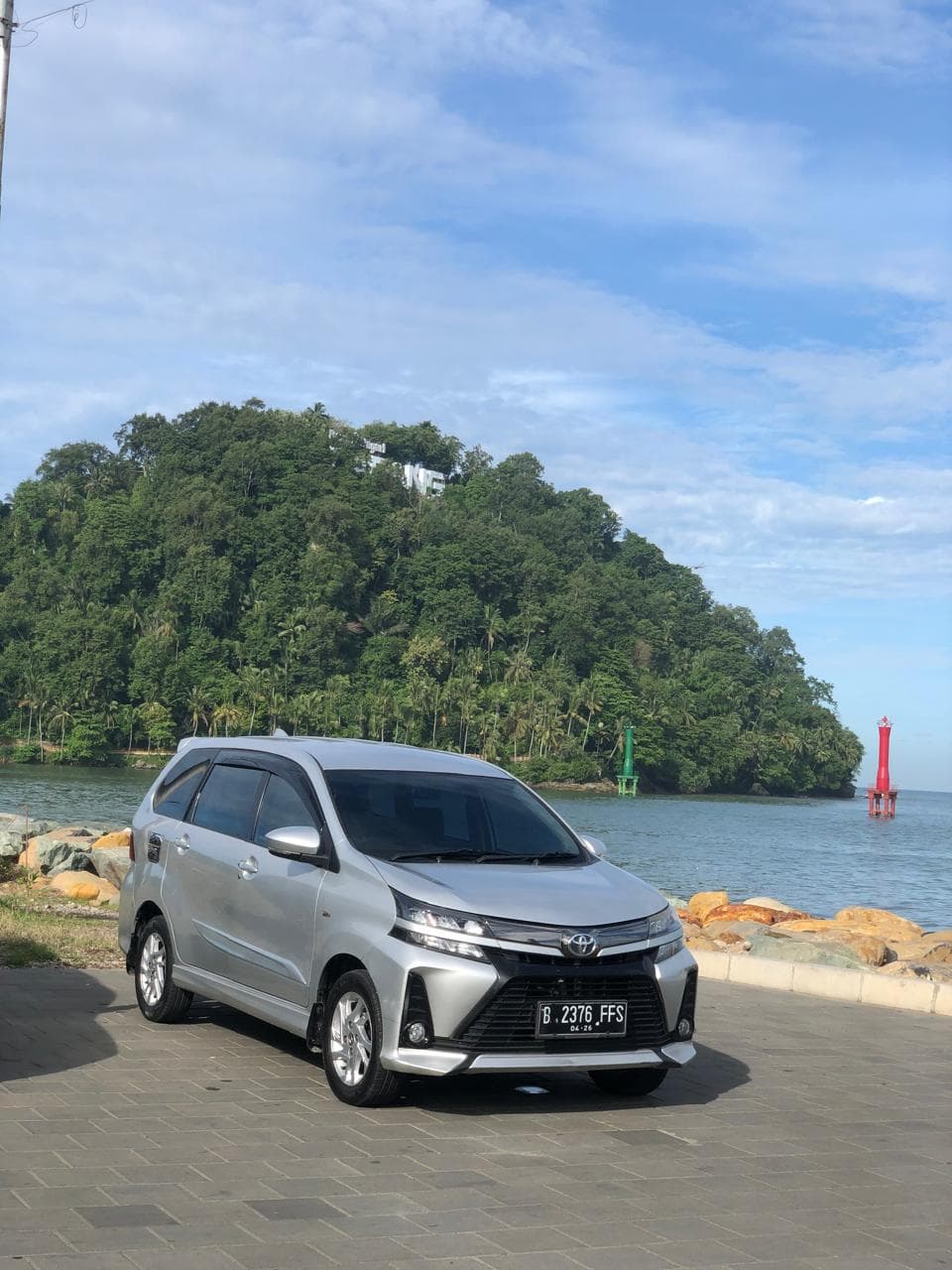 Galeri rental mobil Padang 8