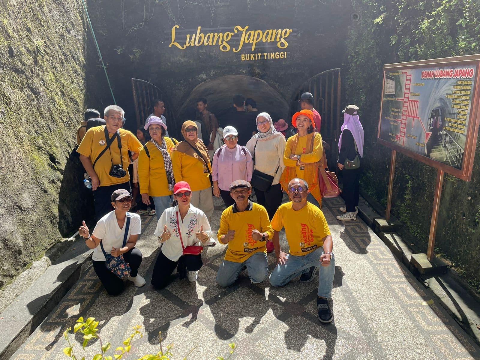 Galeri rental mobil Padang 17